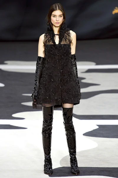 Look 77